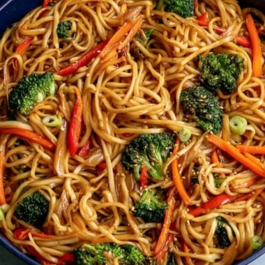 Delicious bowl of Vegetable Lo Mein with colorful vegetables and noodles